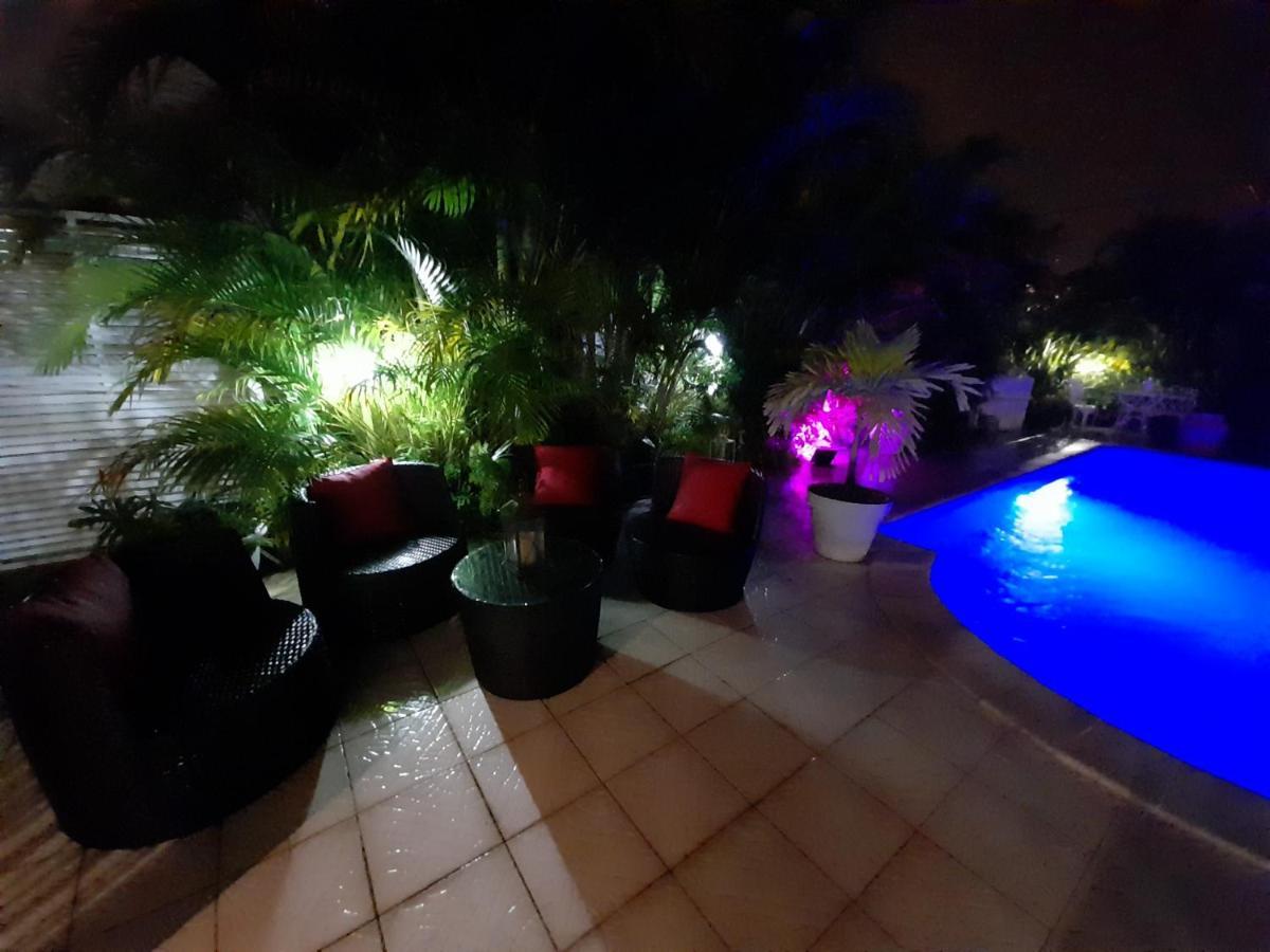 勒拉芒坦Coquet F2 Climatise Avec Piscine Au Lamentin公寓 外观 照片