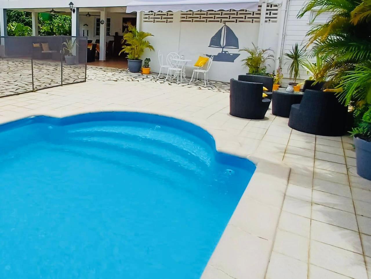 勒拉芒坦Coquet F2 Climatise Avec Piscine Au Lamentin公寓 外观 照片